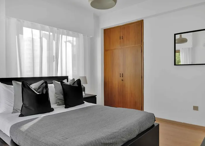 Апартаменти Phaedrus Living: Romanou Modern Center Flat