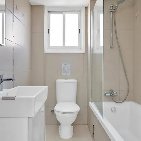 Phaedrus Living: Romanou Modern Center Flat Apartment Nicosia