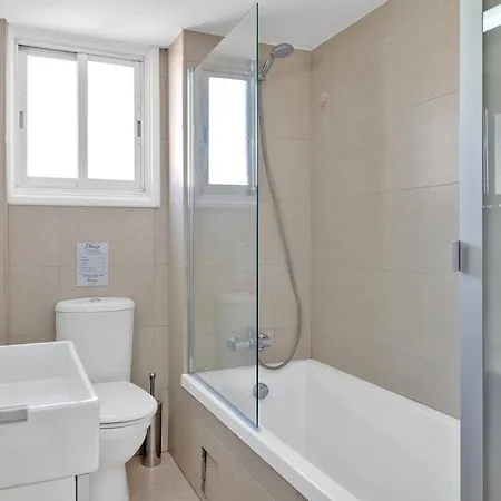 Phaedrus Living: Romanou Modern Center Flat Apartment *