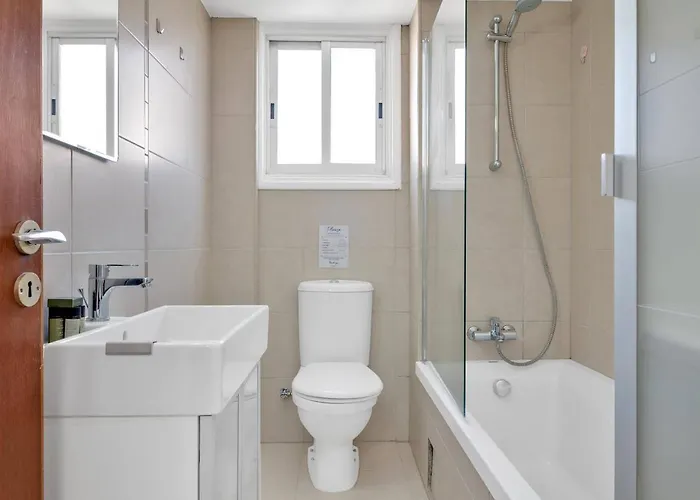 Phaedrus Living: Romanou Modern Center Flat Apartment Nicosia