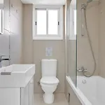 Phaedrus Living: Romanou Modern Center Flat شقة نيقوسيا